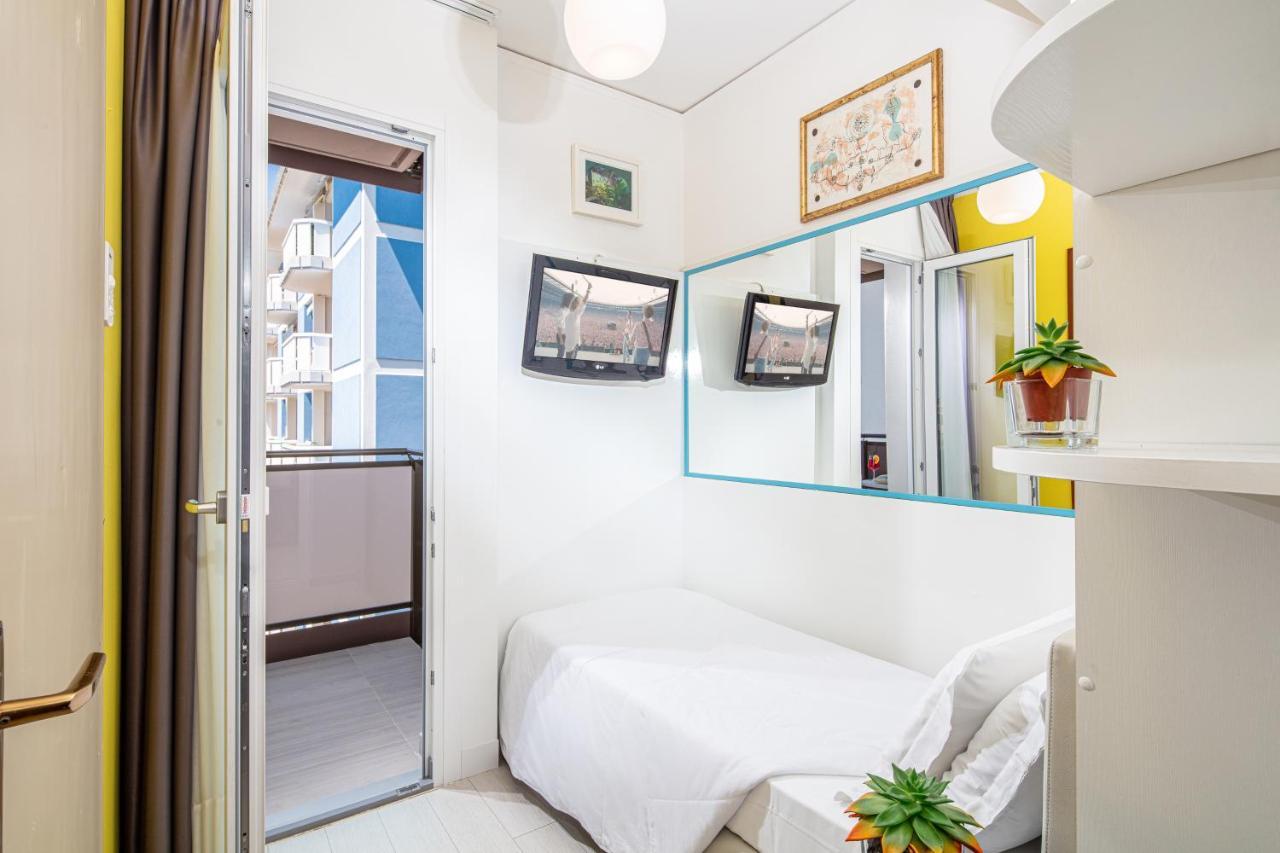 Hotel Alexander Bibione Luaran gambar