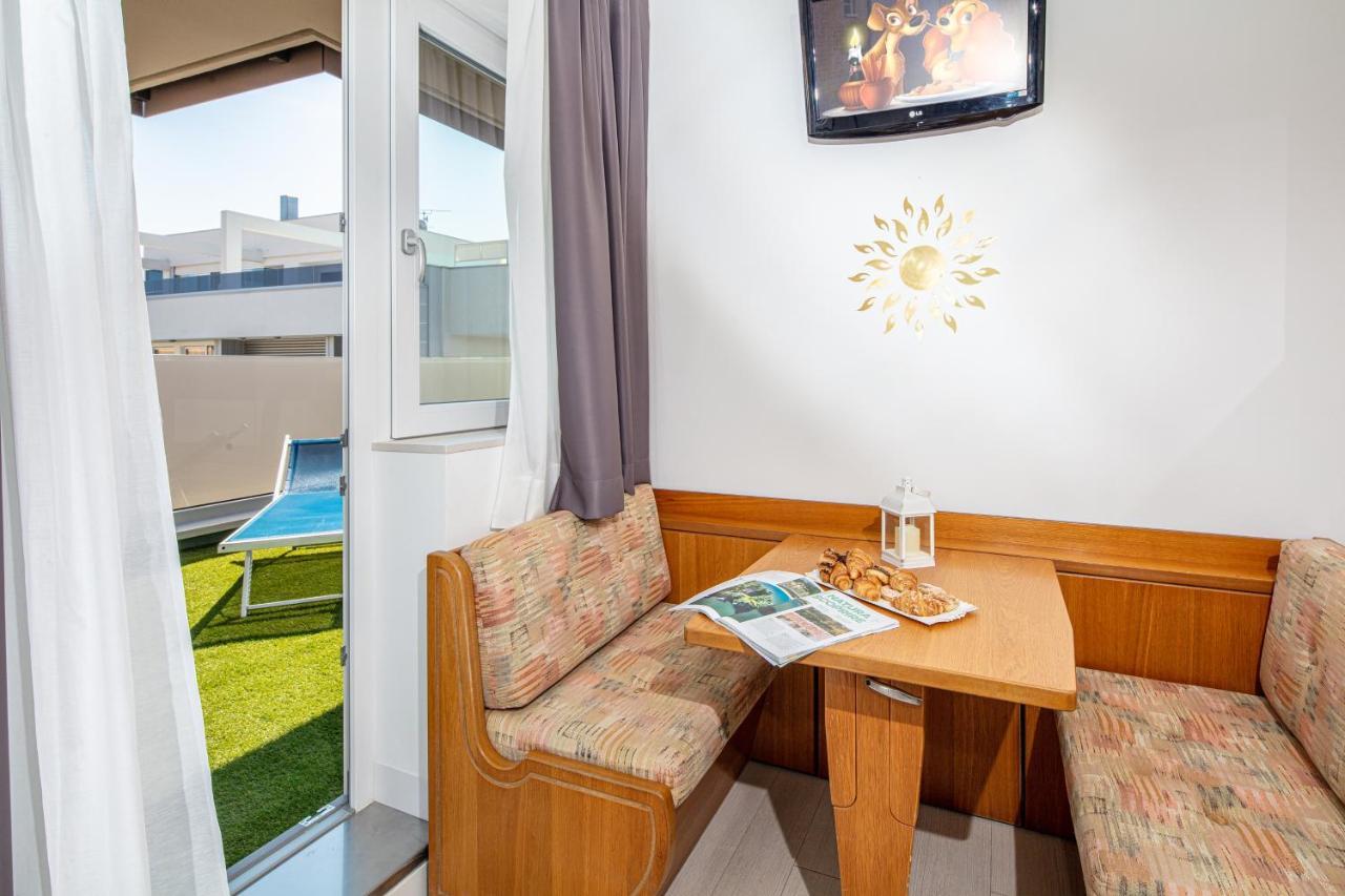 Hotel Alexander Bibione Luaran gambar