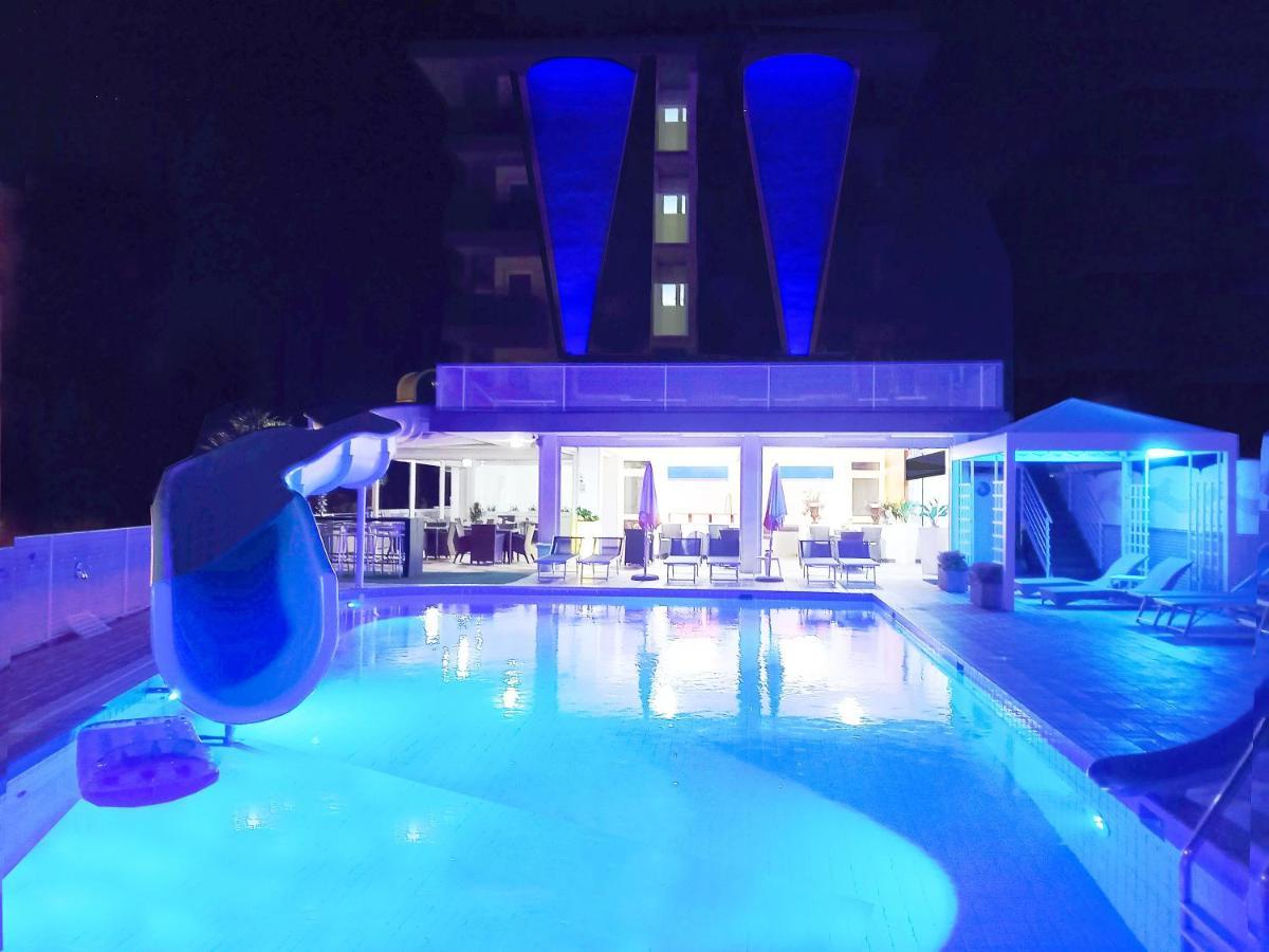 Hotel Alexander Bibione Luaran gambar